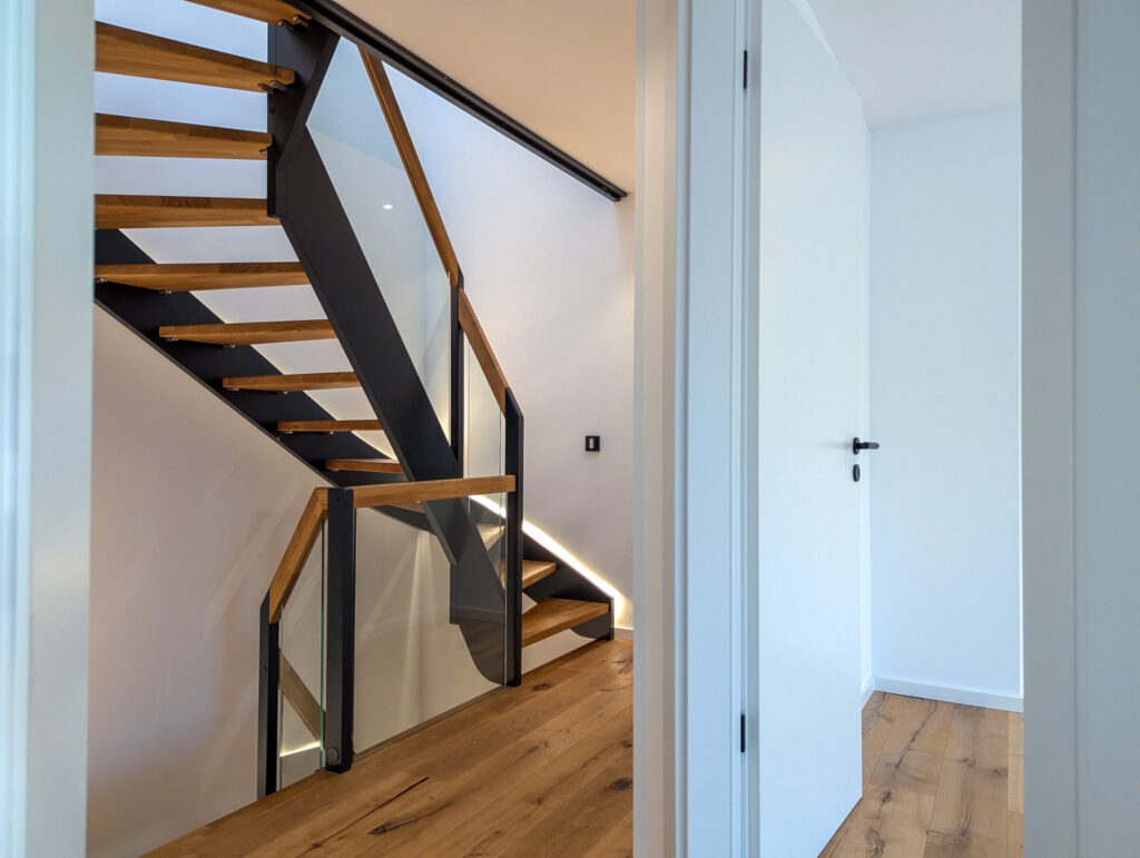 Treppenhaus im 1. Stock DCE-Immobilienmakler.de